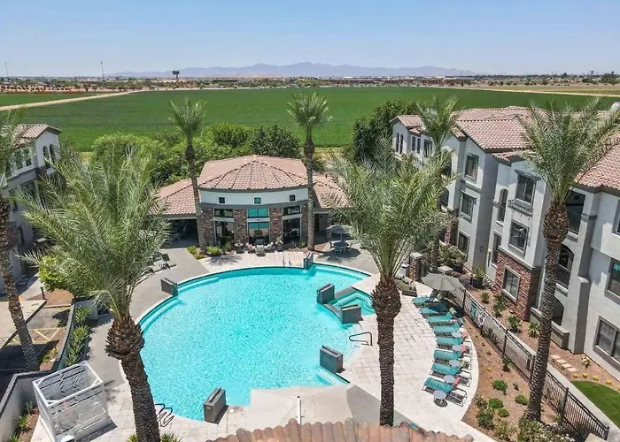 Boulevard Luxe 2br By The Stadium Pool Parking Gym 08 Apartment Glendale
