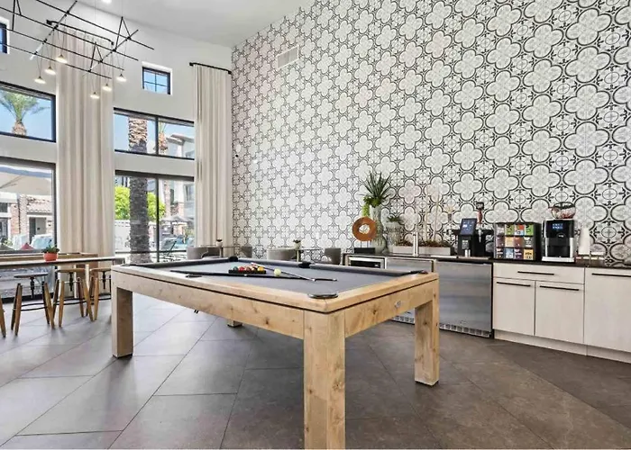Boulevard Luxe 2br By The Stadium Pool Parking Gym 08 Apartment *