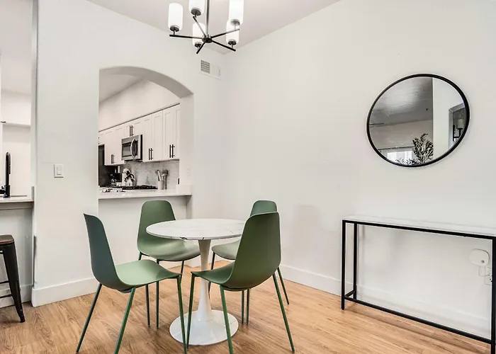 Boulevard Luxe 2br By The Stadium Pool Parking Gym 08 Apartment *